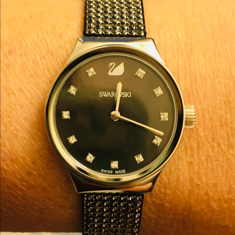 Swarovski ellis watch all crystals. New inbox - Picture 11 of 11